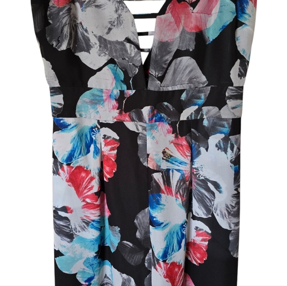 Bebe wide leg spaghetti strap floral jumpsuit size 6 - Picture 4 of 15